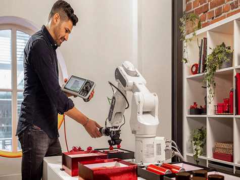 ABB revela nova geração de robôs colaborativos.